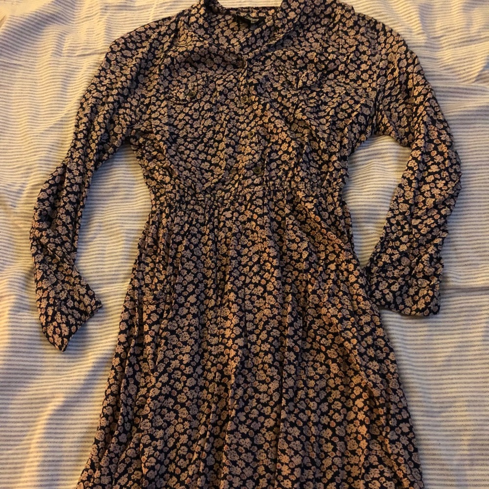 Floral print, long-sleeve, mini dress.
